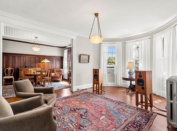 4th image of 18 Fuller St #3