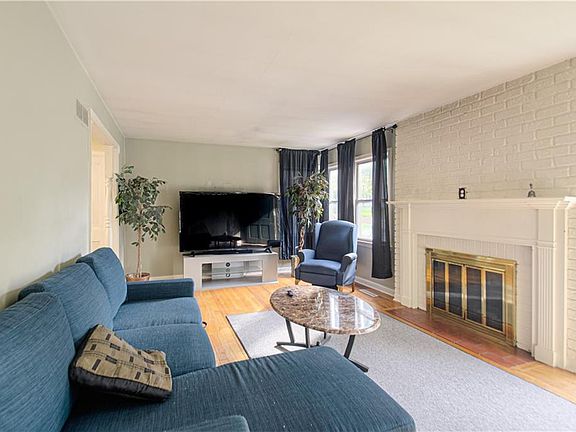 4th image of 1522 W 27th Ter S