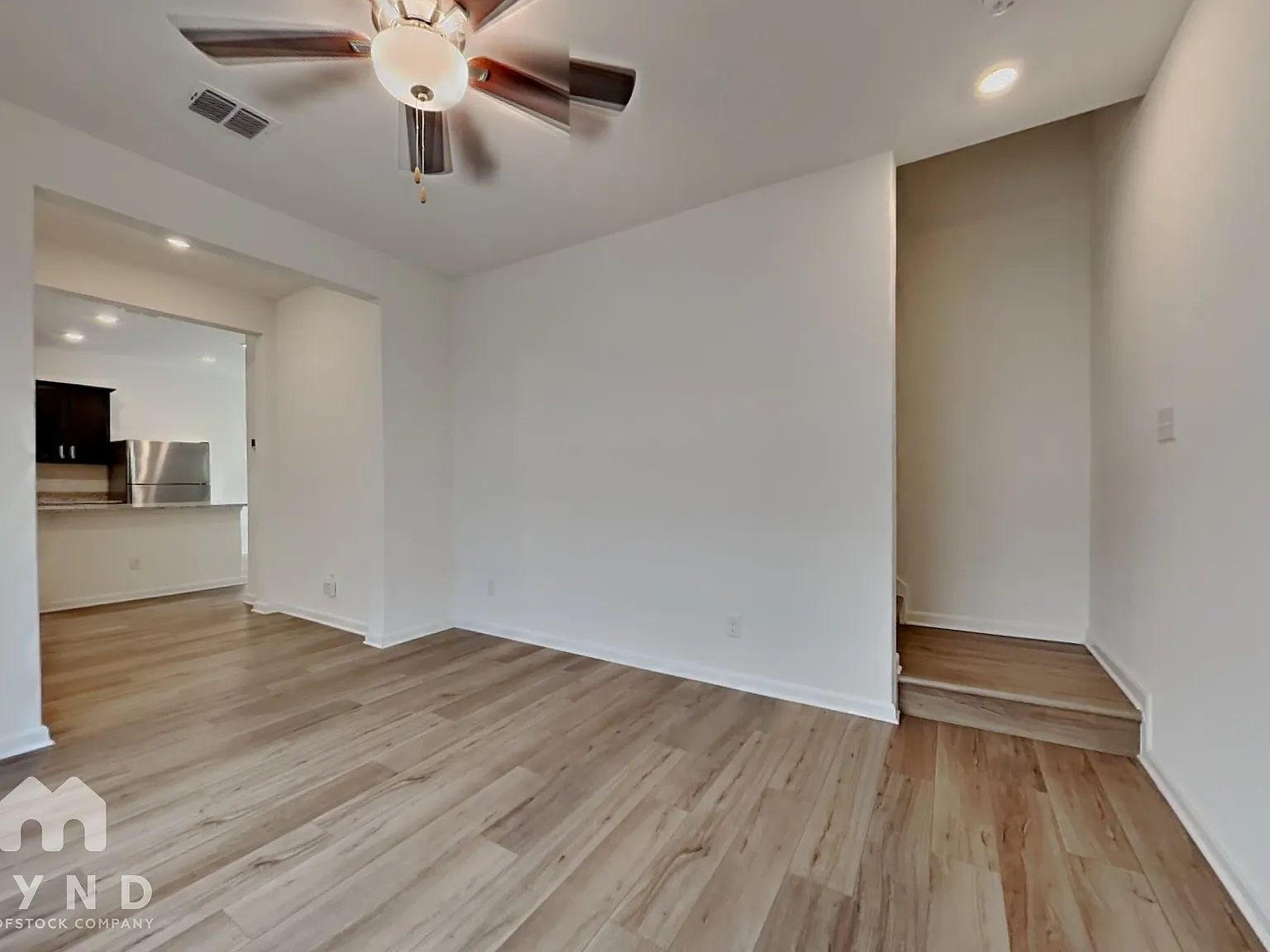 3 bed, 2.5 bath, 1430 sqft, $1,615 — Photo 3