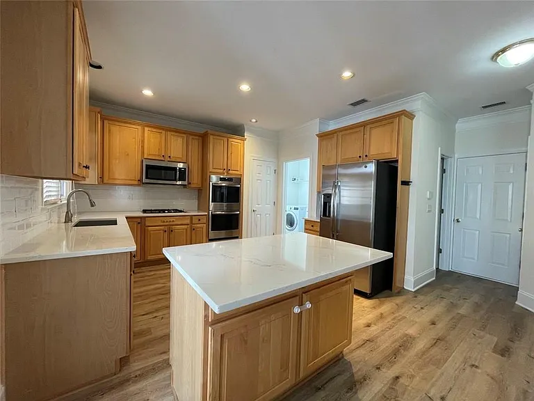 3730 Highcroft Cir — Photo 10