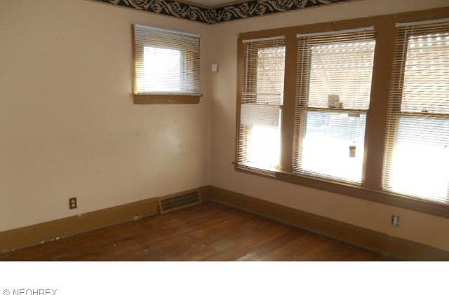 2nd image of 3843 E 142nd St
