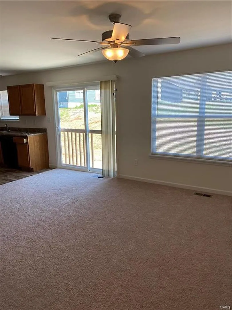 612 Summer Breeze Lane | Eureka 63025 — Photo 2