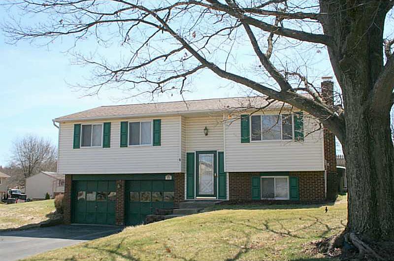 1st image of 106 Fox Chase Ct