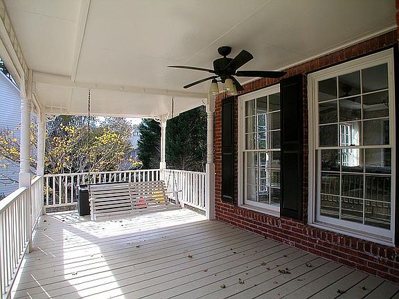 2nd image of 4450 Pinehollow Ct