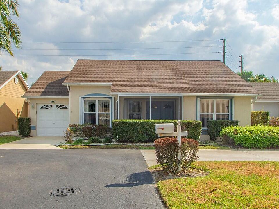 1st image of 352 NW Tuscany Way