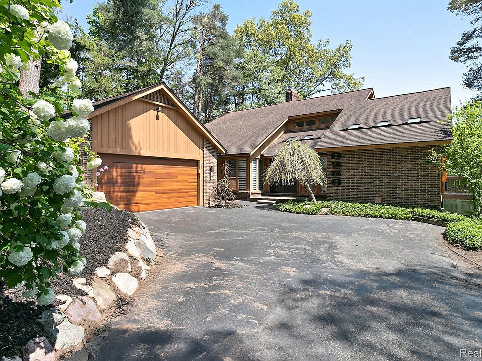 1st image of 8256 Fawn Valley Dr