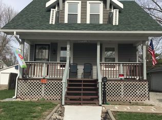 1011 N Charles St, Carlinville, IL 62626