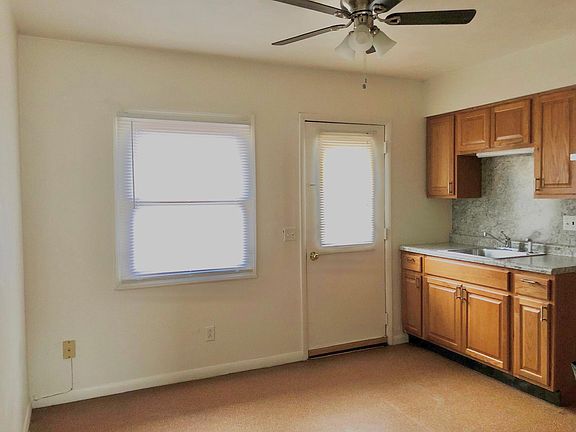 3rd image of 3214 Circle Dr APT B