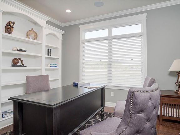 5th image of 74 Ashdale Cir