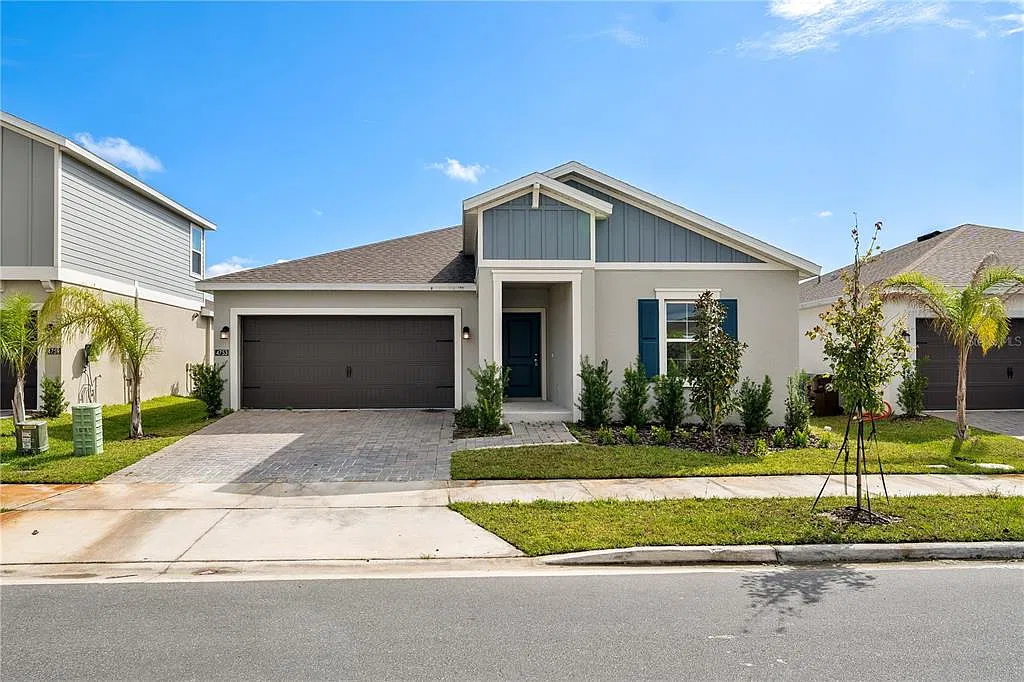 4 bed, 2.0 bath, 1936 sqft, $2,500 — Photo 1