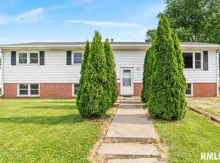 403 E Adams St, Auburn, IL 62615