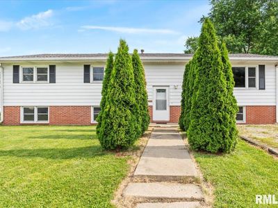 403 E Adams St, Auburn, IL, 62615