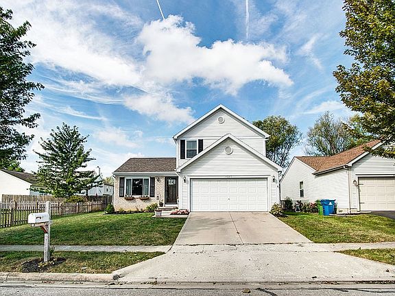 3rd image of 1213 Monteclair Ct