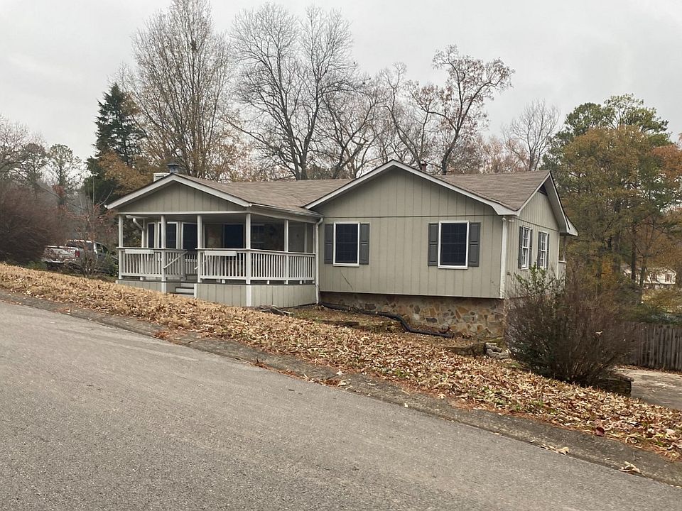 2nd image of 769 Chestnut Dr