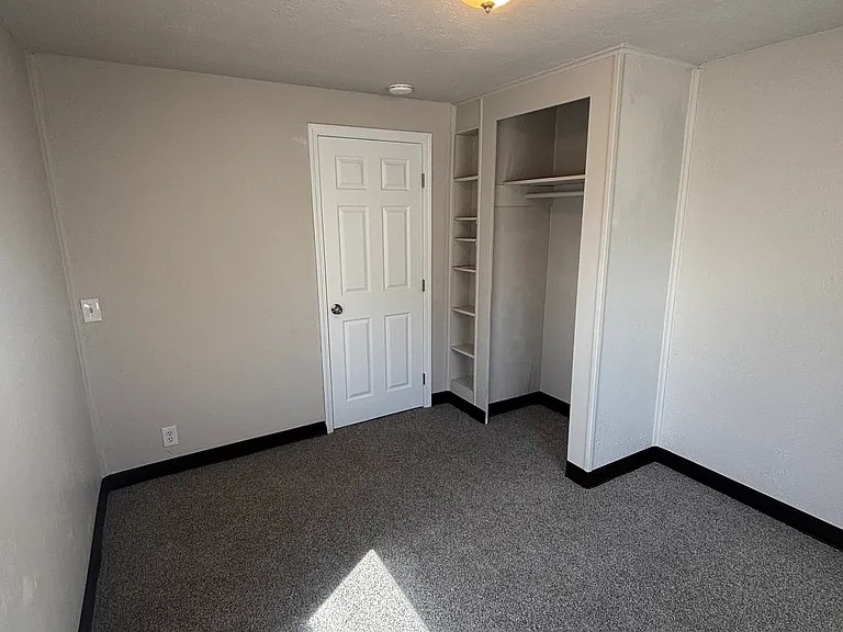 620 23rd St SE — Photo 9