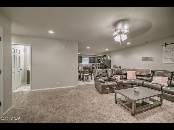 319 N Oak Ave, Joplin, MO 64801