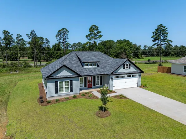 36 Edgewater Dr, Tifton, GA 31793