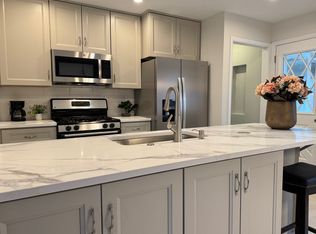 1411 Anthony Rd, Wheeling, IL 60090