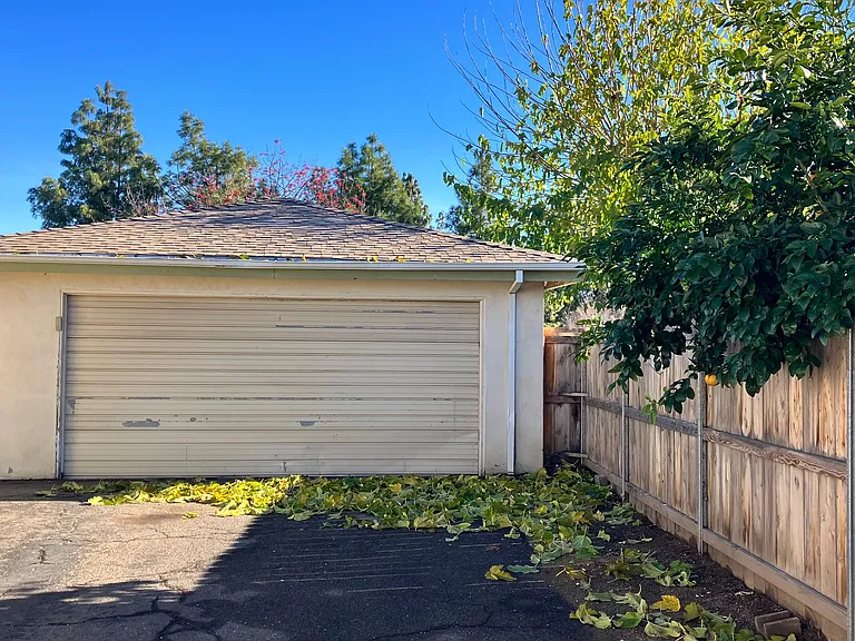 72 Plaza Way — Photo 4