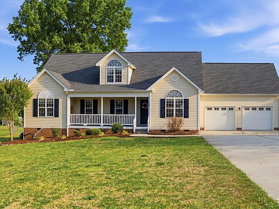 2nd image of 104 Churchill Downs Dr