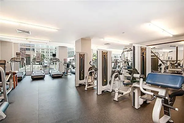 Rented by R New York | media 22