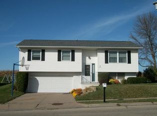 3771 Hillcrest Rd, Dubuque, IA 52002