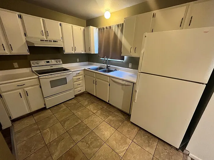 2224 S Claybourne Ave #A — Photo 4