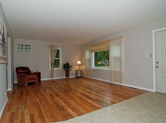 2nd image of 10104 McLean Ave