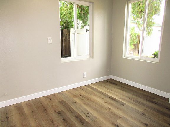 5th image of 583 1/4 Casselman St