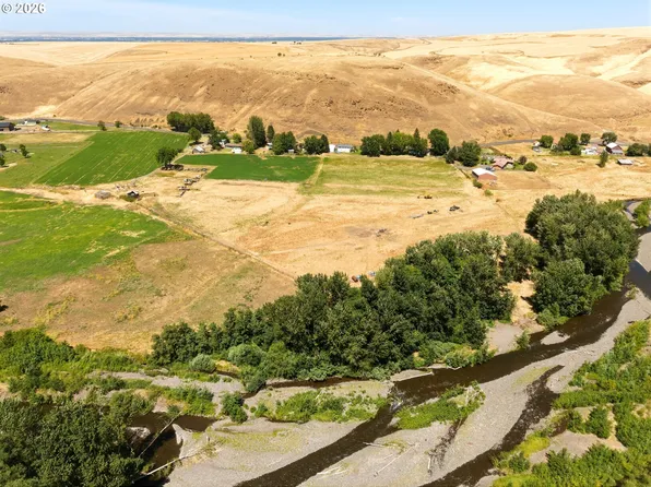 54884 Day Rd, Milton Freewater, OR 97862
