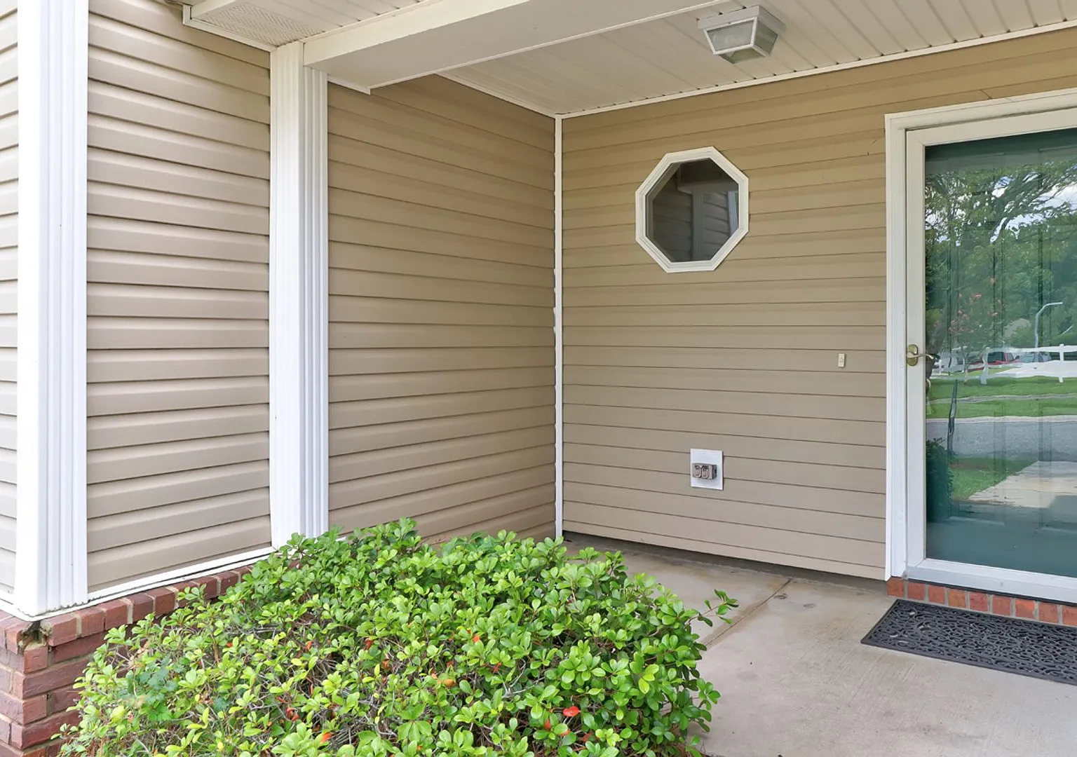 Townhome in Villages at Towne Park — Photo 2