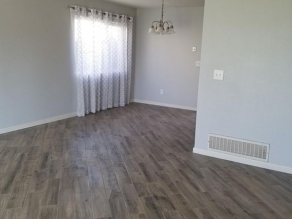 4th image of 1084 27th St