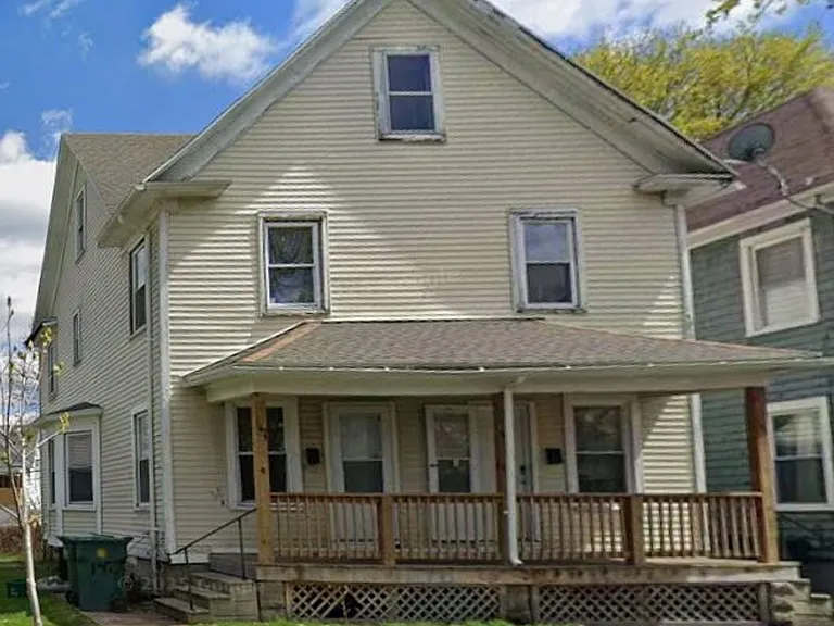 142-144 Bowman St — Photo 1