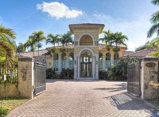 6830 SW 90th St, Pinecrest, FL 33156