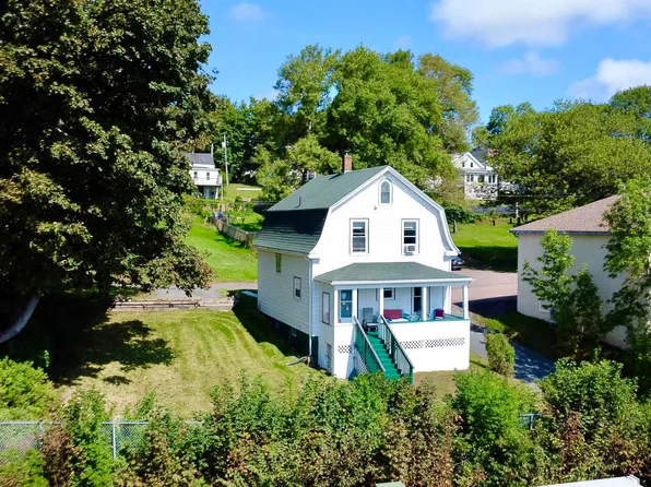 19 Farm St, Pictou, NS B0K 1H0