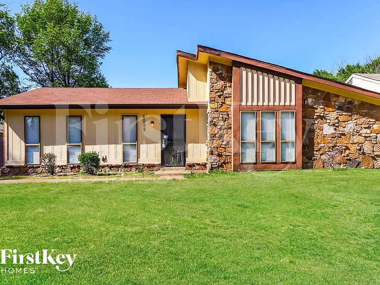 6052 Scarlet Leaf Dr — Photo 1