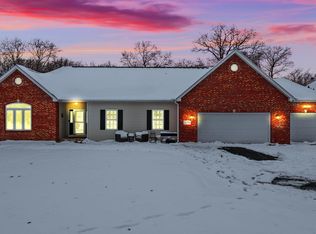 10296 Timberland Dr, Wheatfield, IN 46392