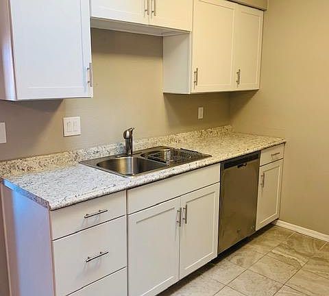 4th image of 409 W Yukon Dr Unit 2