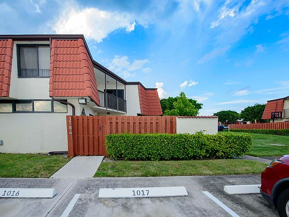 4th image of 3784 Victoria Drive