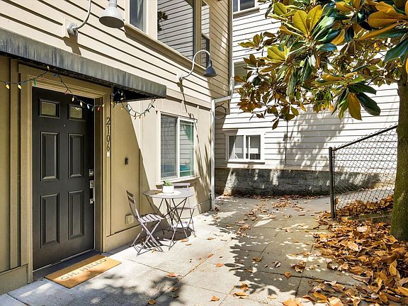3rd image of 2106 E Terrace St