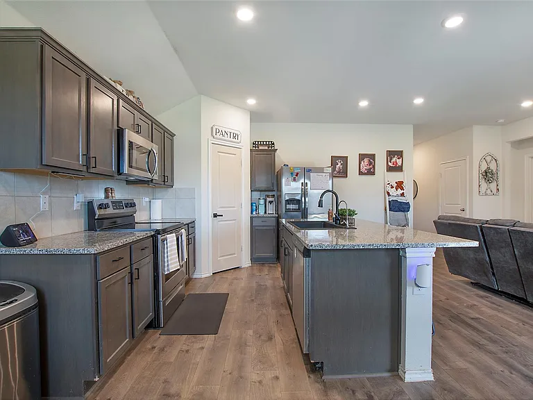 504 Silo Cir — Photo 14