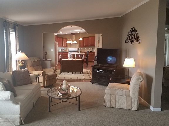 5th image of 4601 Leytonstone Ave