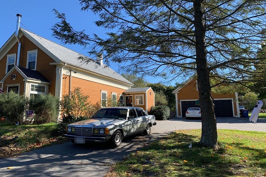 2nd image of 166 Rhode Island Rd