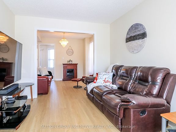 5th image of 62 Birchwood Dr