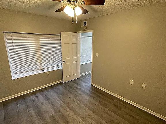 4th image of 1307 Brush Creek Blvd APT 2E