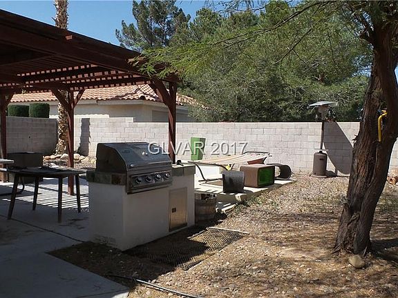3rd image of 736 Thousand Oaks Dr