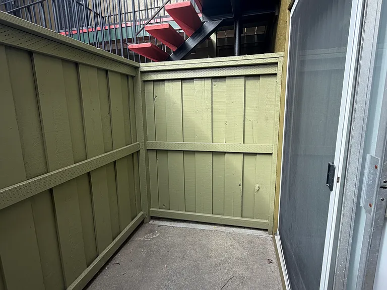 2124 90th Ave #5 — Photo 7