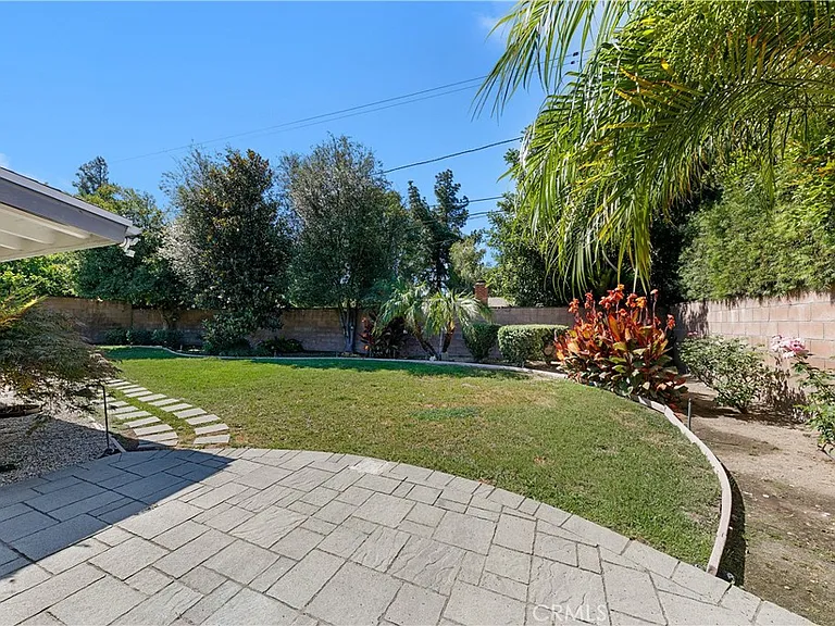 22951 Austin St — Photo 51