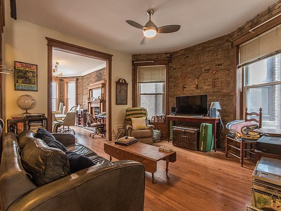4th image of 3824 N Kenmore Ave #1