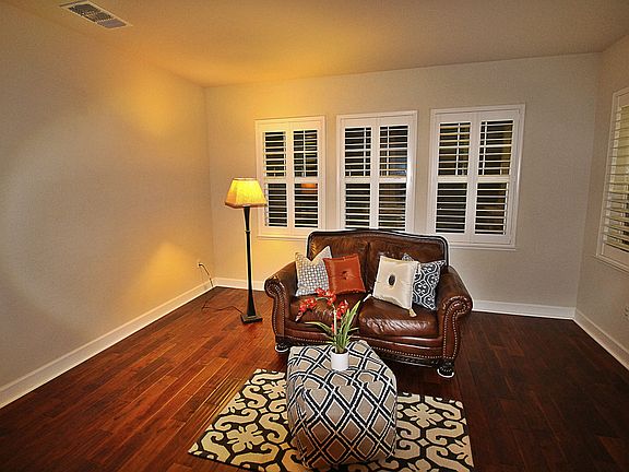 4th image of 964 N Antigua Ct